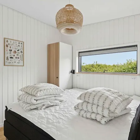 Sea View And Comfort In Architect-designed Feriehus *