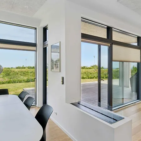Sea View And Comfort In Architect-designed Nyaraló *