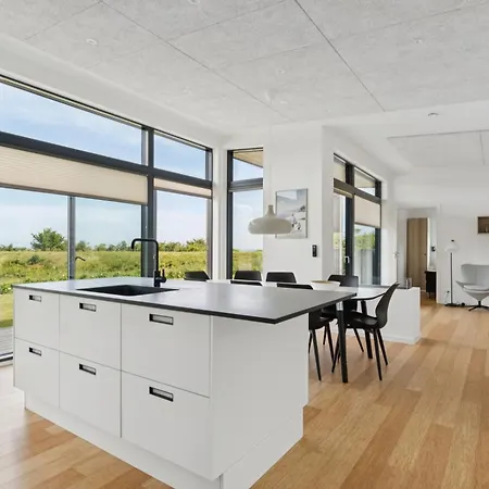Havsutsikt Och Mys I Arkitektritat Hus *