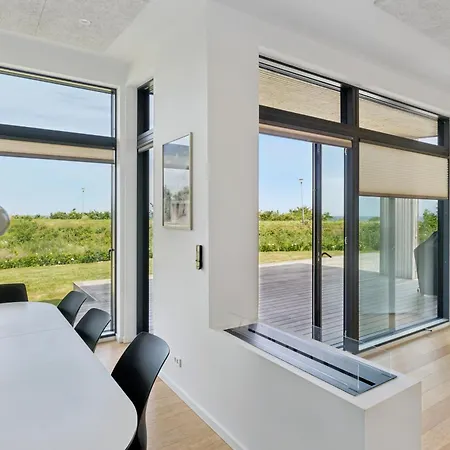 Havsutsikt Och Mys I Arkitektritat Hus *